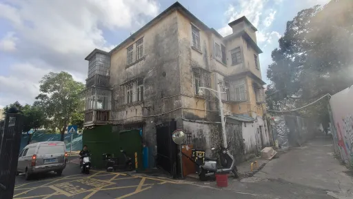 赛龙村