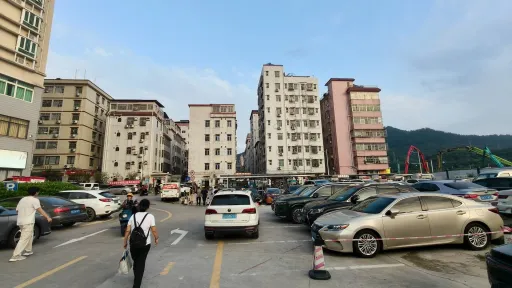 塘朗村