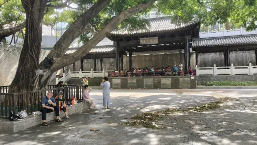 石岩老街村