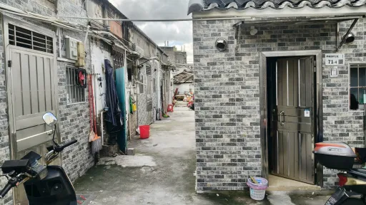 罗租村