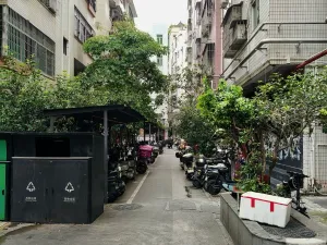 向南村