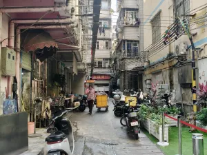  吓屋村
