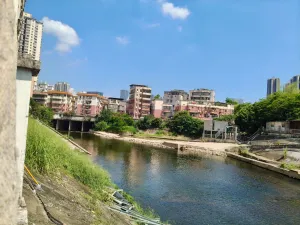  吓屋村
