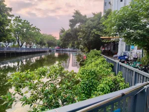塘朗村
