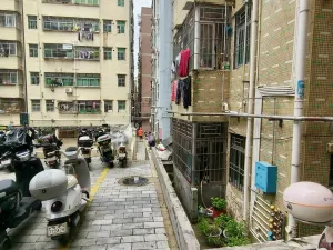 新屋村