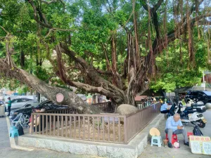石岩老街村