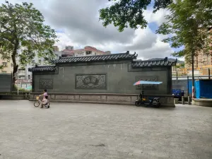 罗租村