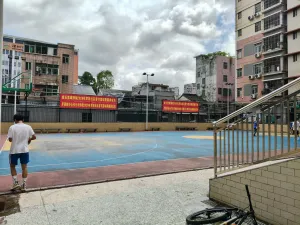 罗租村
